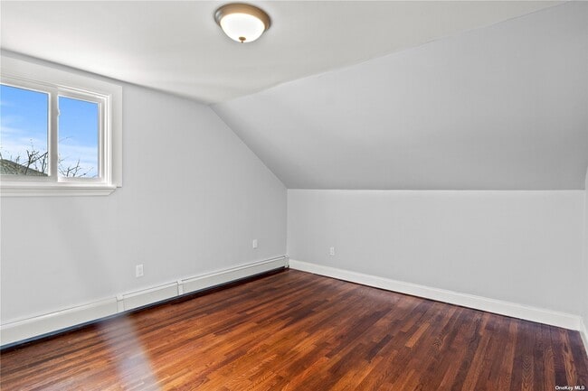 Building Photo - 675 S Long Beach Ave