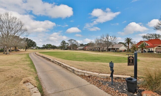 Building Photo - 7502 Holly Ct Estates Dr