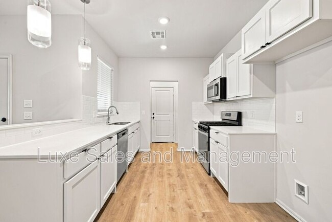 Building Photo - 8012 NW 110th Dr