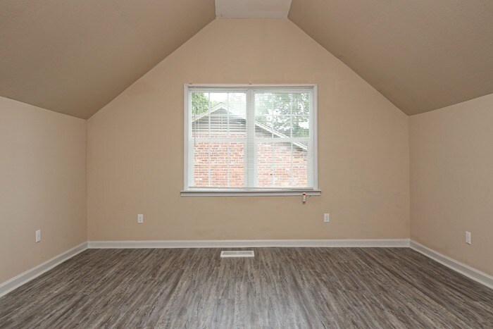 Building Photo - 5817 Carriage Brook Rd