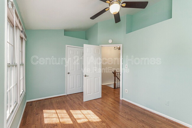 Building Photo - 5028 9th St S