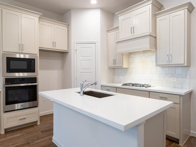 Building Photo - 9316 Paintbrush Dr