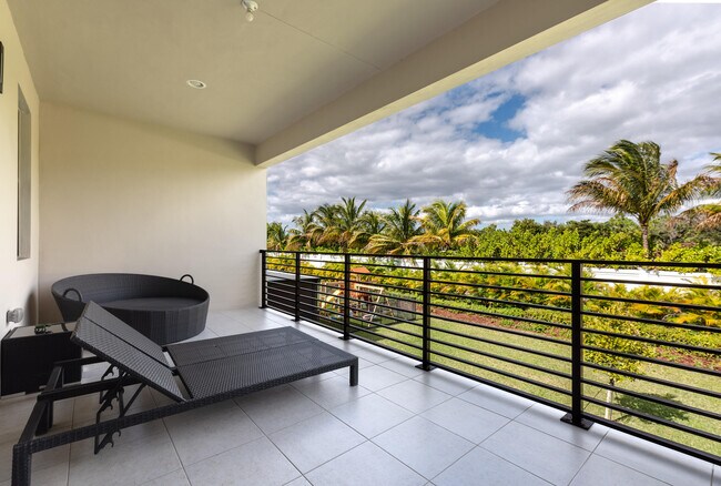 Building Photo - 8131 Laurel Falls Dr