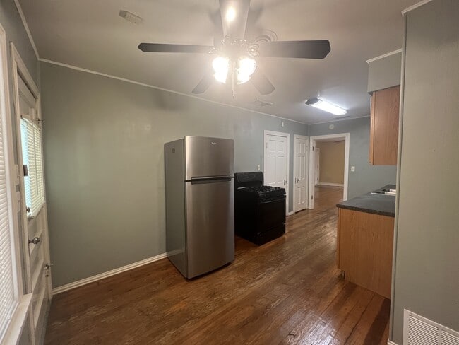 Building Photo - 2514 24th St