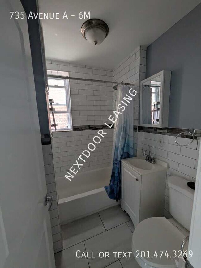 Building Photo - 735 Avenue A
