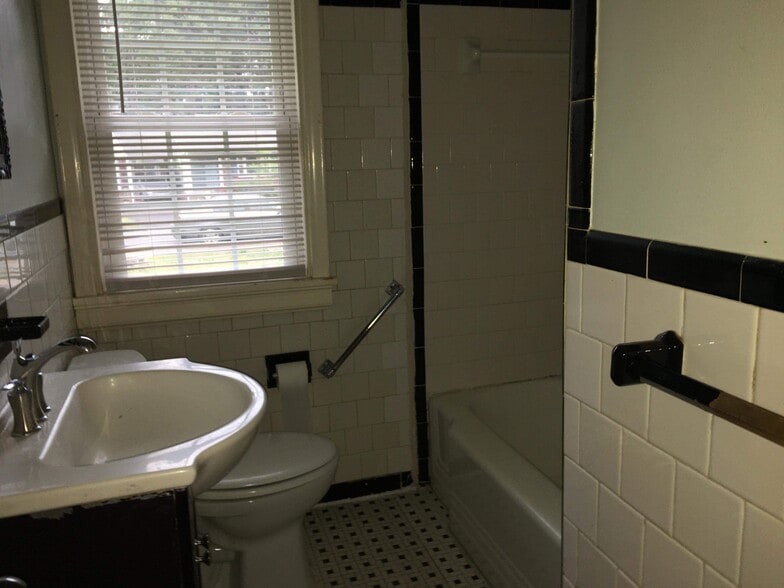 Building Photo - 7203 galax rd