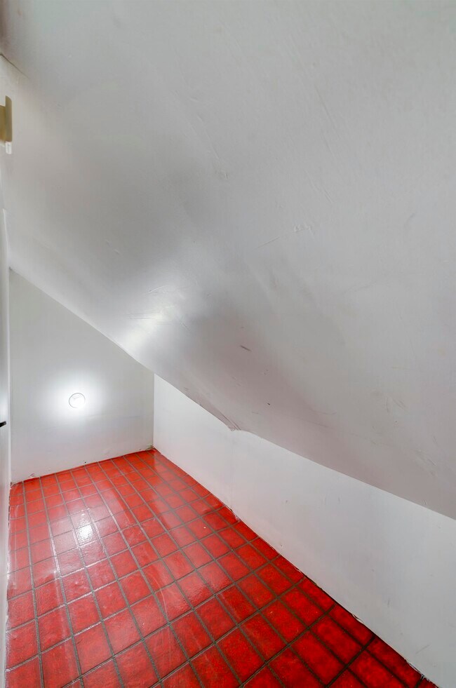 Building Photo - 772 Avenue C