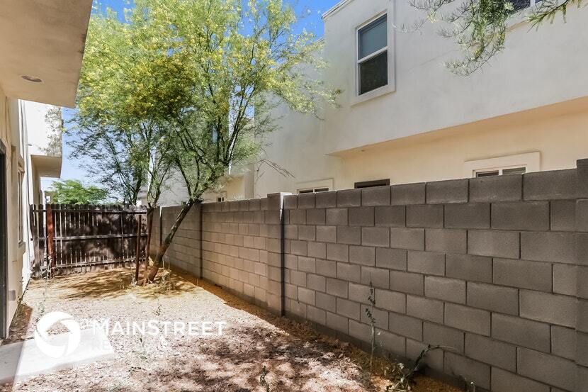 Building Photo - 2000 N 36th St