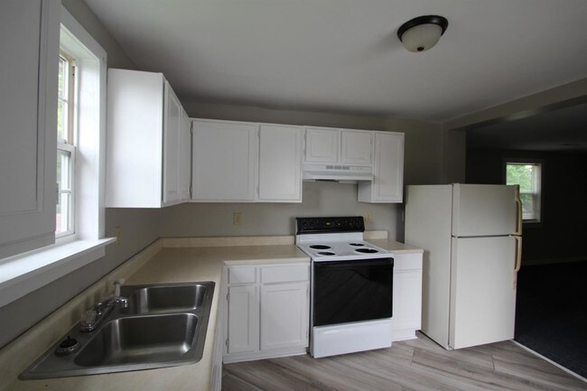 Building Photo - 215 Murray St