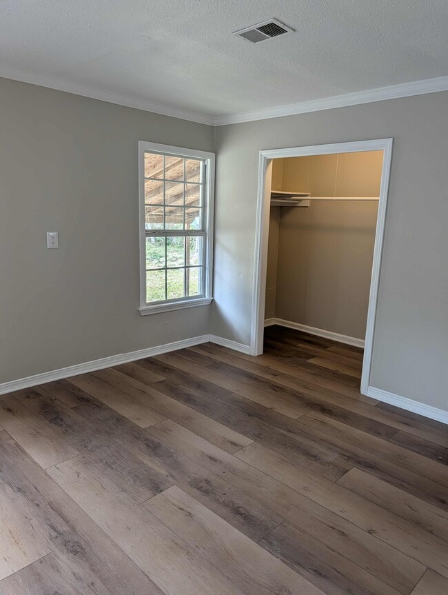 Building Photo - 2109 8th St