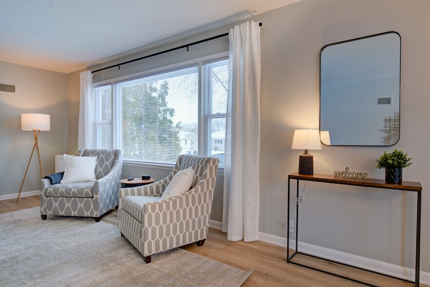 Building Photo - 834 Oregon St