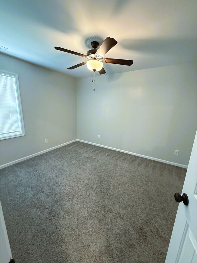 Building Photo - 308 E Franck St