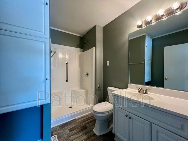 Building Photo - 15 Woodbine Rd