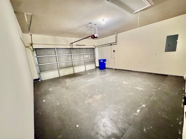 Building Photo - 3302 Allington Ct