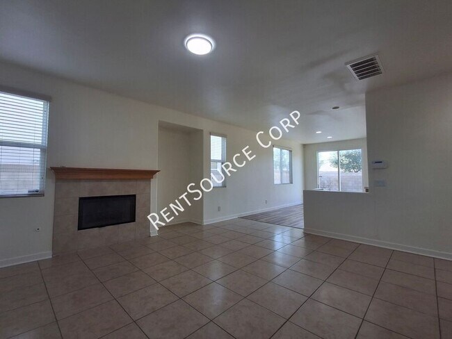 Building Photo - 1114 Cambridge Ct