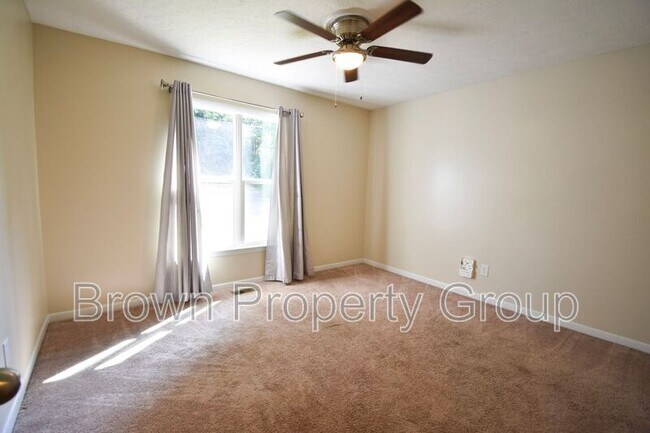 Building Photo - 518 Singletary Pl