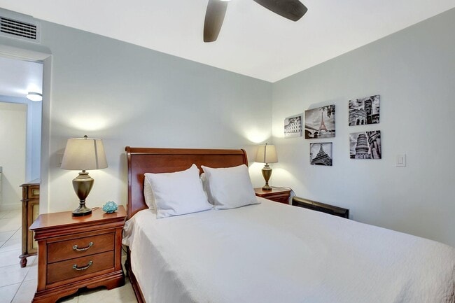 Building Photo - 3492 La Mar Ct