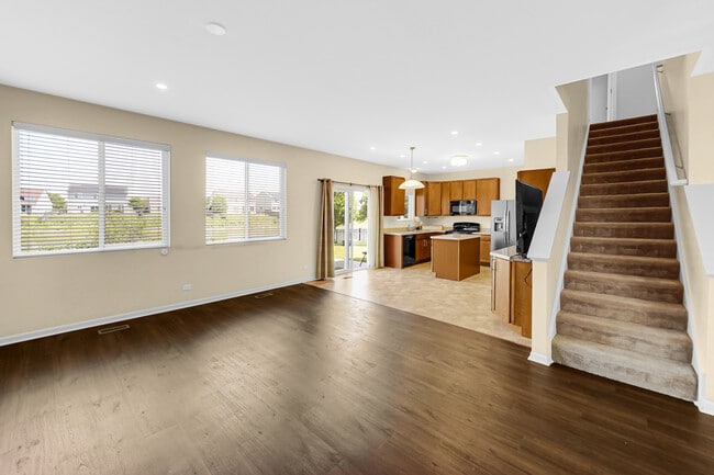Building Photo - 821 Chopin Pl