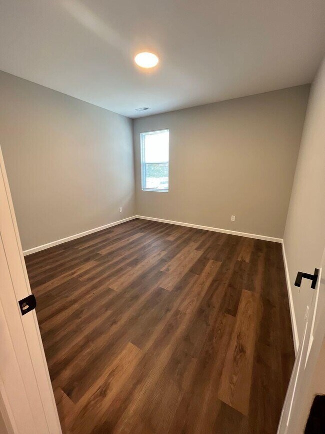 Building Photo - 111 Juniper Path