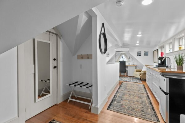 Building Photo - 358 Broadway