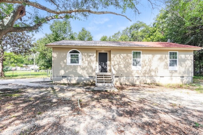 Building Photo - 200 Sunstede Rd