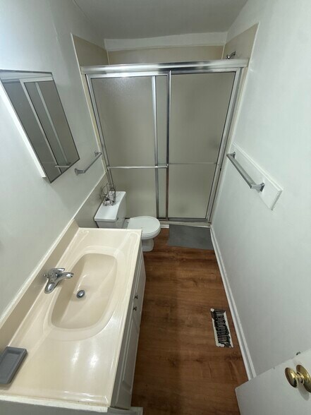 Building Photo - 1009 Hampton St NW