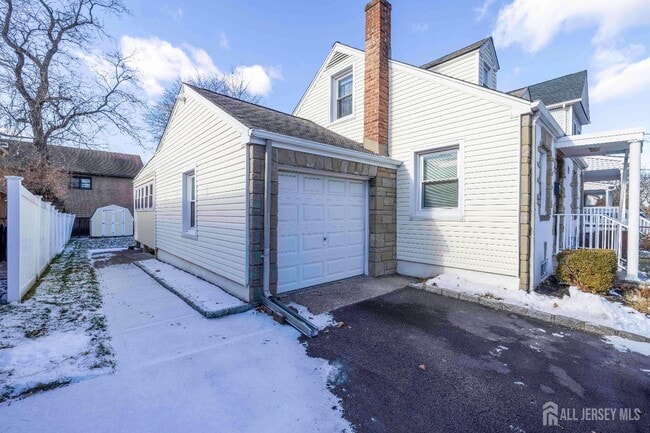 Building Photo - 301 Central Ave