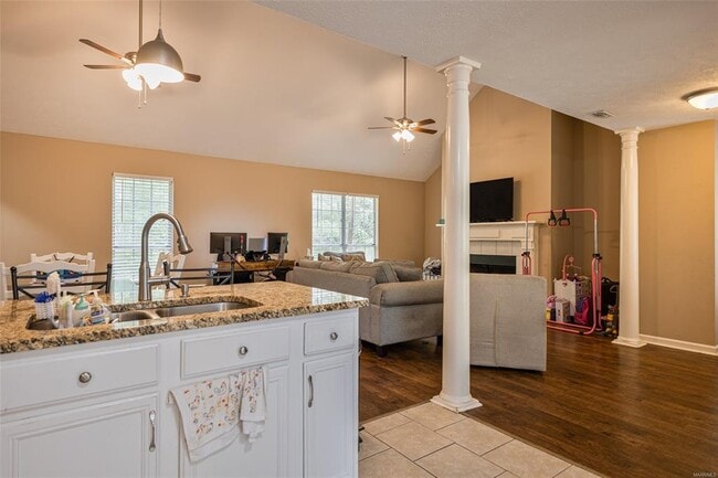 Building Photo - 105 Foxwood Ct