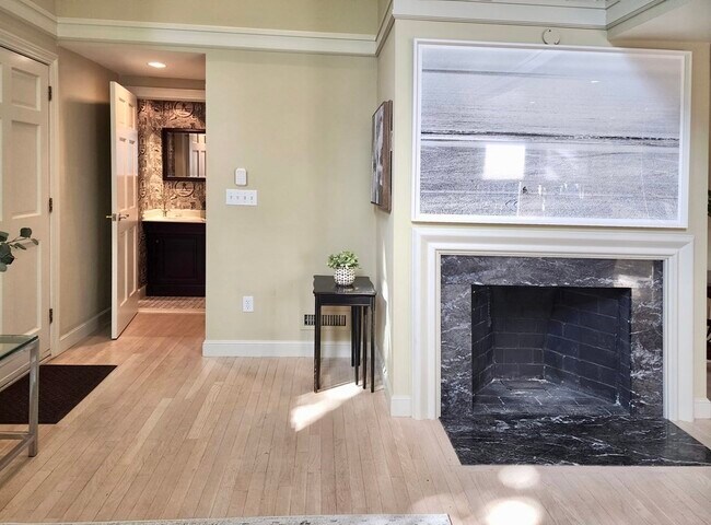 Building Photo - 49B Dana St