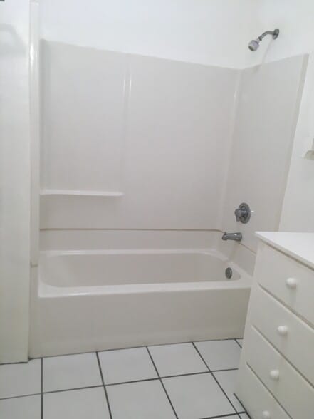 Building Photo - 2035 N Vista del Mar Ave