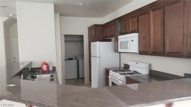 Building Photo - 1541 Mt Noble Ct