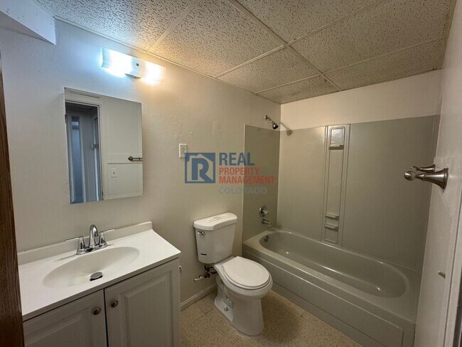 Building Photo - 2090 Altura Blvd