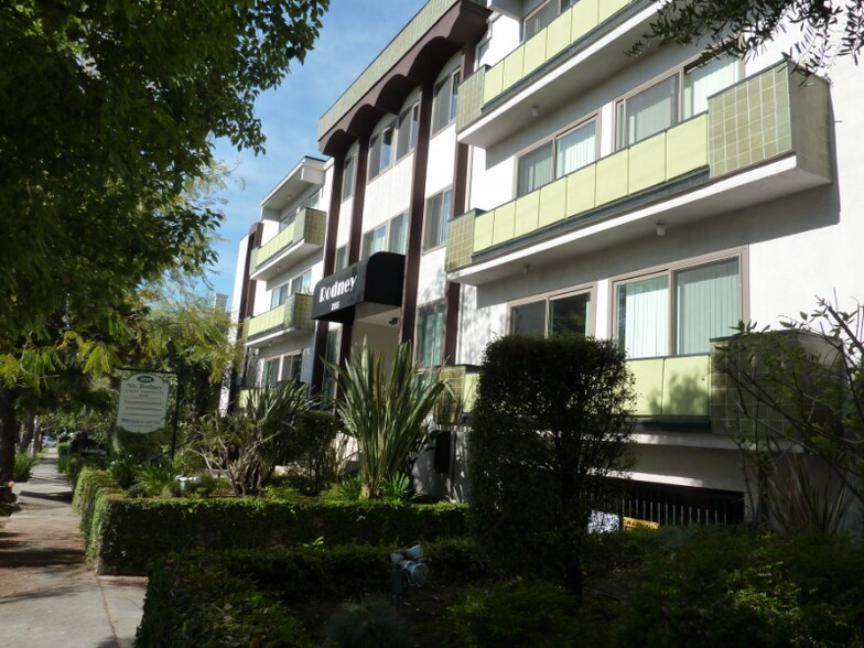 Building Photo - 2055 Rodney Dr