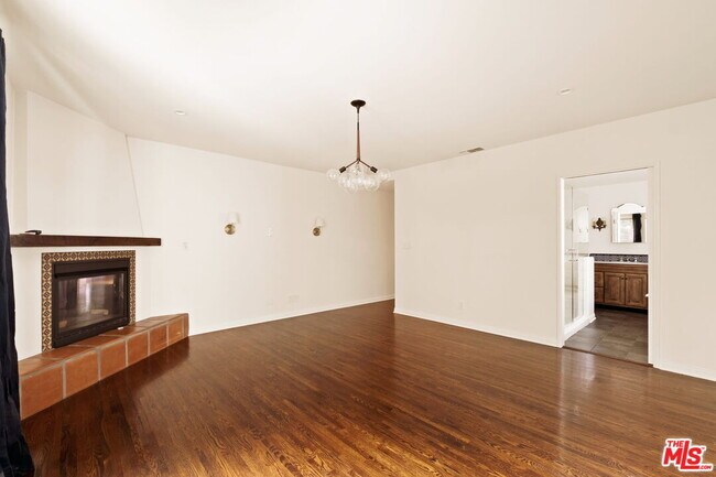 Building Photo - 3720 Military Ave