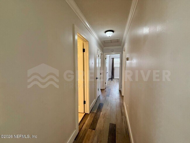 Building Photo - 2 Fairway Rd