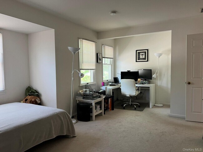 Building Photo - 517 Half Moon Bay Dr