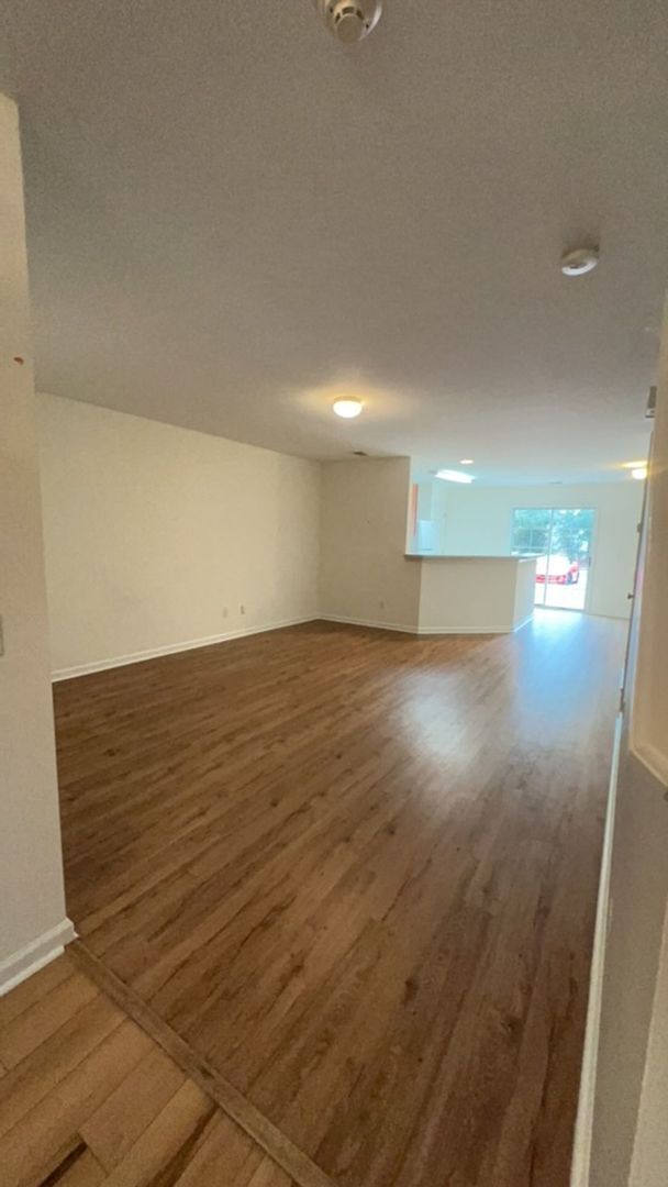 Building Photo - Welcome to Mill Creek Community