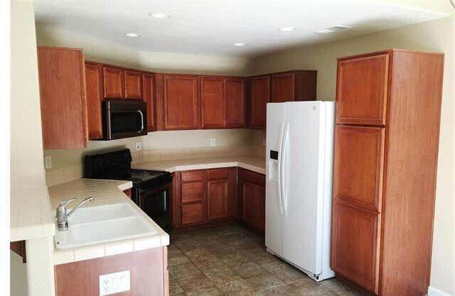 Building Photo - 2520 Roman Dr