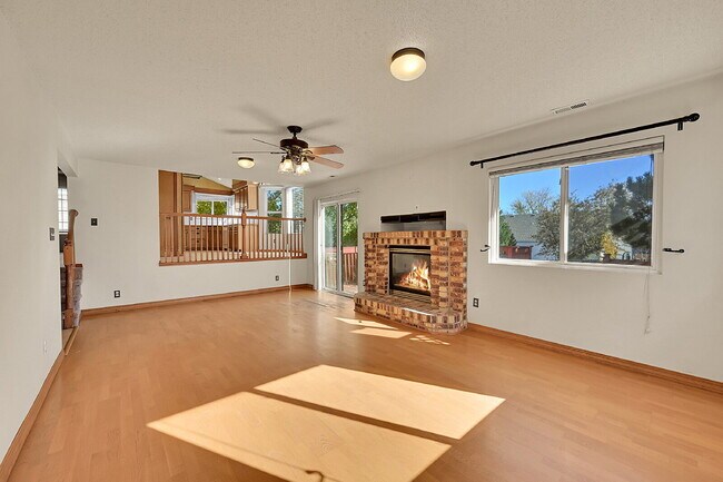 Building Photo - $2,395.00 - 4 Bedrooms, 3.5 Bathrooms, Sin...