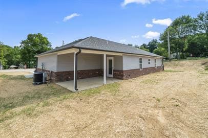 Building Photo - 302 Oak Grv Cir