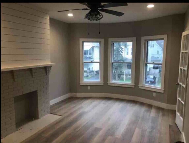 Building Photo - 171 Blaine Ave