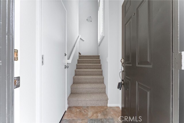 Building Photo - 23 Anana