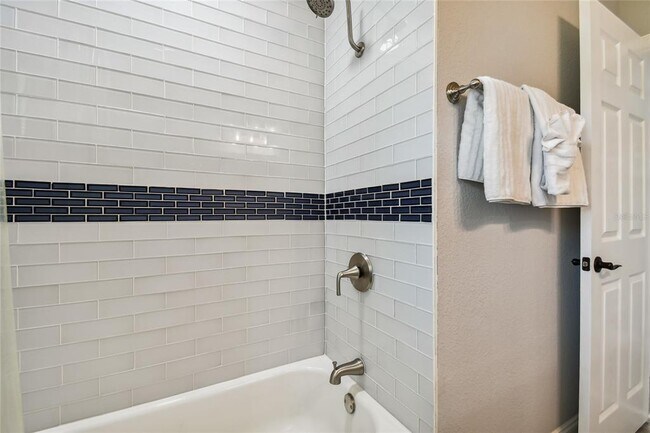 Building Photo - 2221 Calexico Way S