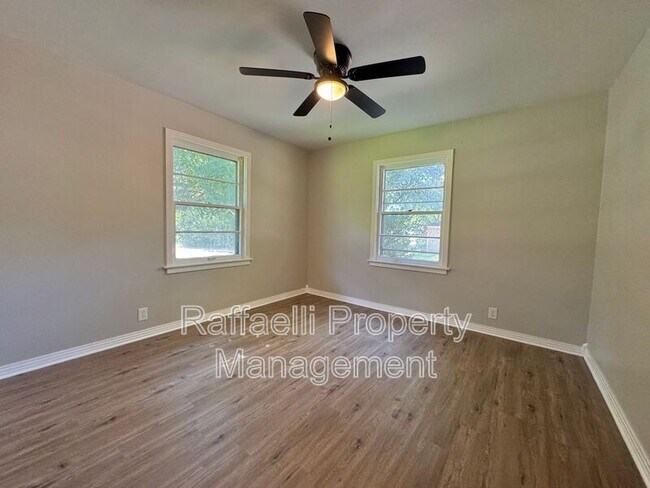 Building Photo - 3901 Wood St