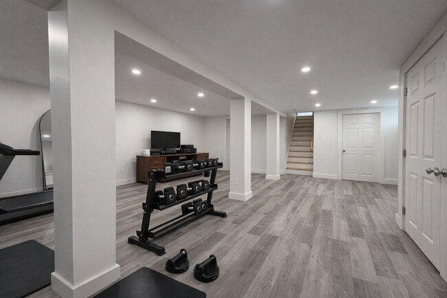 Building Photo - Lebanon - 3 Bed, 2 Bath house - $4200 plus utilities