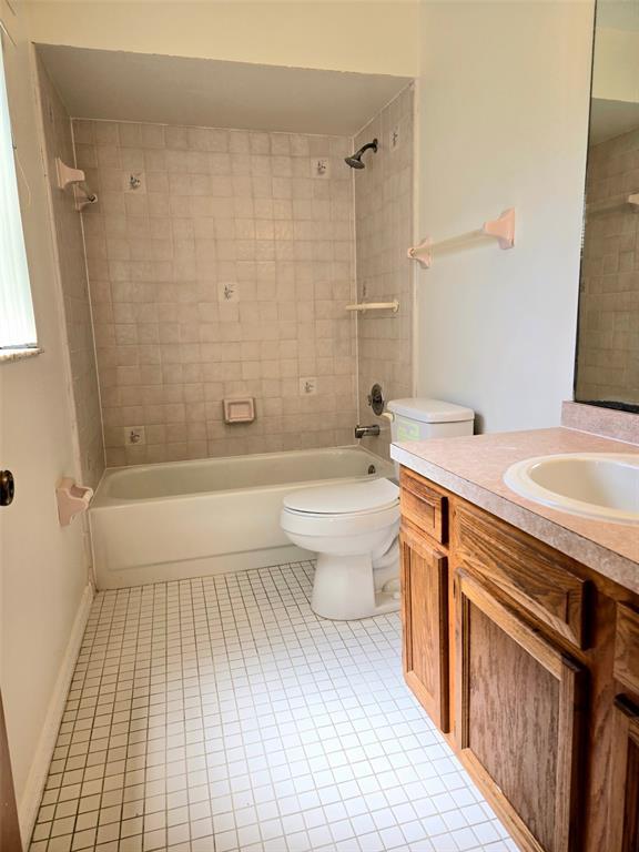 Building Photo - 611 Cotulla Dr