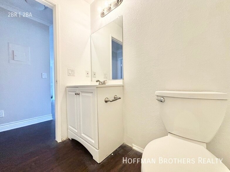 Building Photo - 227 S Carondelet St