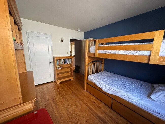 Building Photo - Fully Furnished 3BED/2BATH SFH For Rent in the Desirable City of San Leandro, Ca!!!!