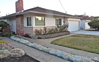 Building Photo - Castro Valley Gem: Near Lake Chabot, Shopp...