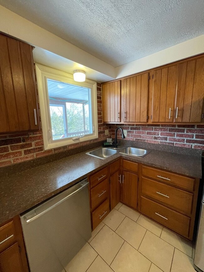 Building Photo - 120 Scottsdale Dr